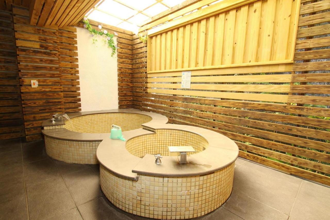 Hotspring World Wulai Hotel Eksteriør billede