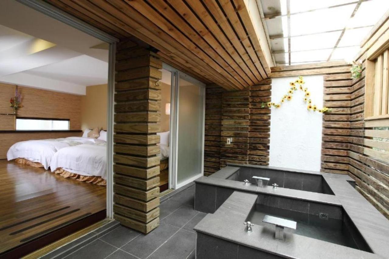 Hotspring World Wulai Hotel Eksteriør billede